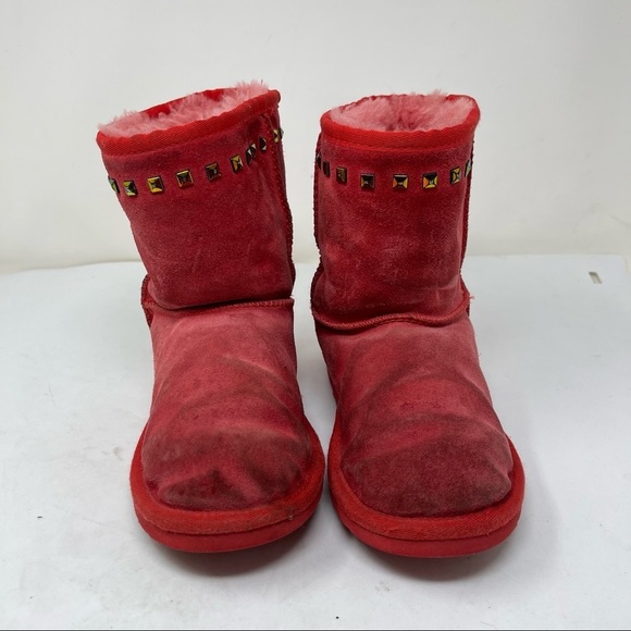 UGG Australia kids red pull on boots with studs size 1 - Picture 3 of 10